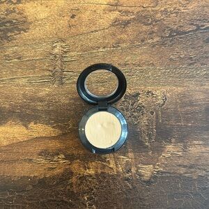 MAC NC30 Studio Finish Concealer SPF35